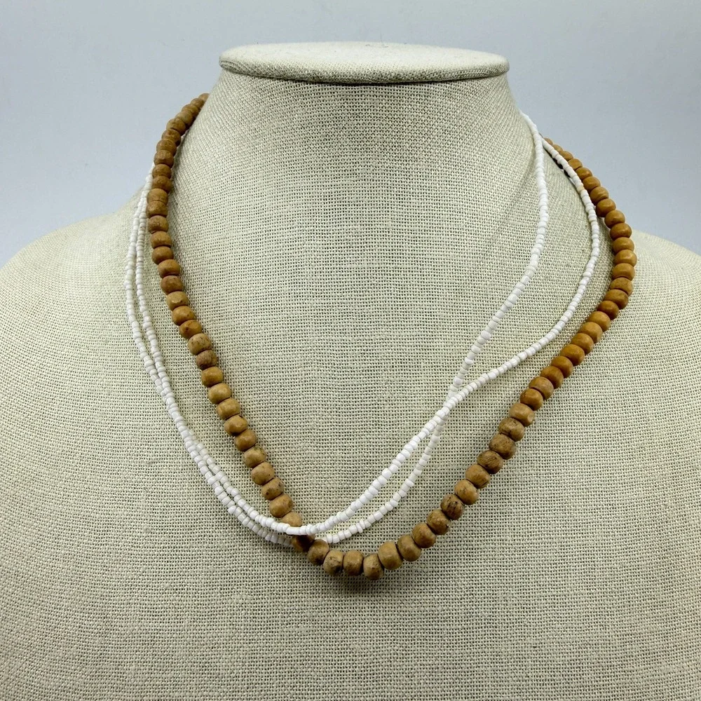 Unbranded necklace features